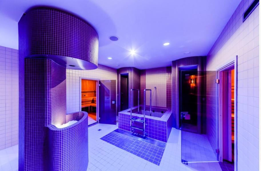 Live-inn Cozy For 1-4 Guests, 20 Mins To Center, Lift, Gym, Reception, Parking, Roof Terrace, Game & Party * Praha