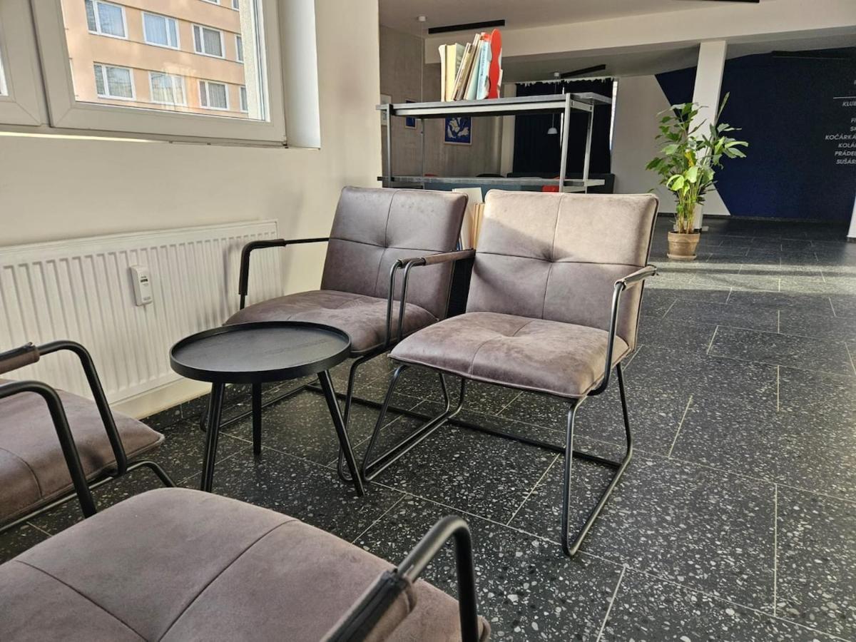 Live-inn Cozy For 1-4 Guests, 20 Mins To Center, Lift, Gym, Reception, Parking, Roof Terrace, Game & Party