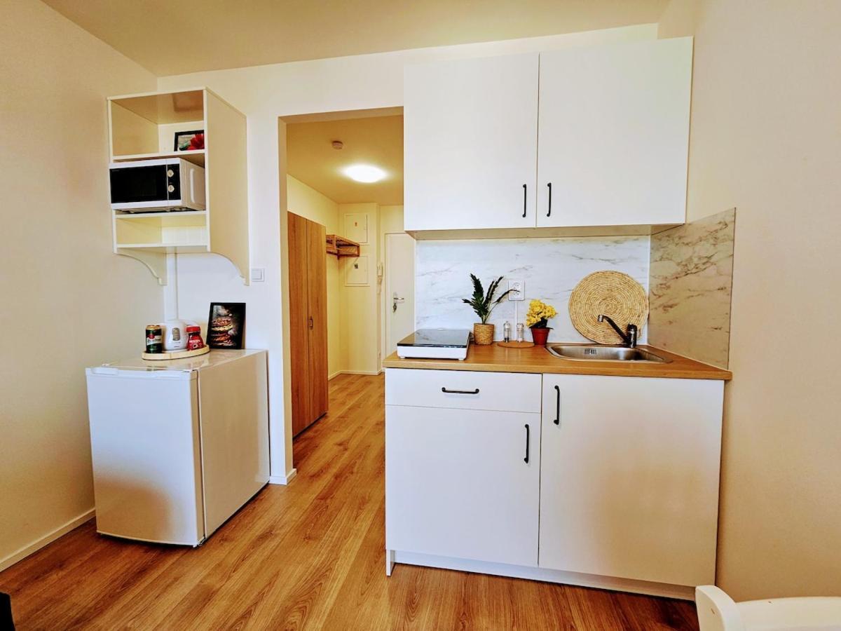 Live-inn Cozy For 1-4 Guests, 20 Mins To Center, Lift, Gym, Reception, Parking, Roof Terrace, Game & Party *